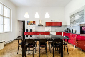 BERTA - 4 Bedrooms, 3 Baths